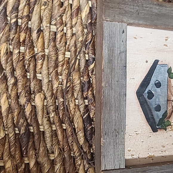 Adorable wooden Welcome sign - Picture 3 of 5